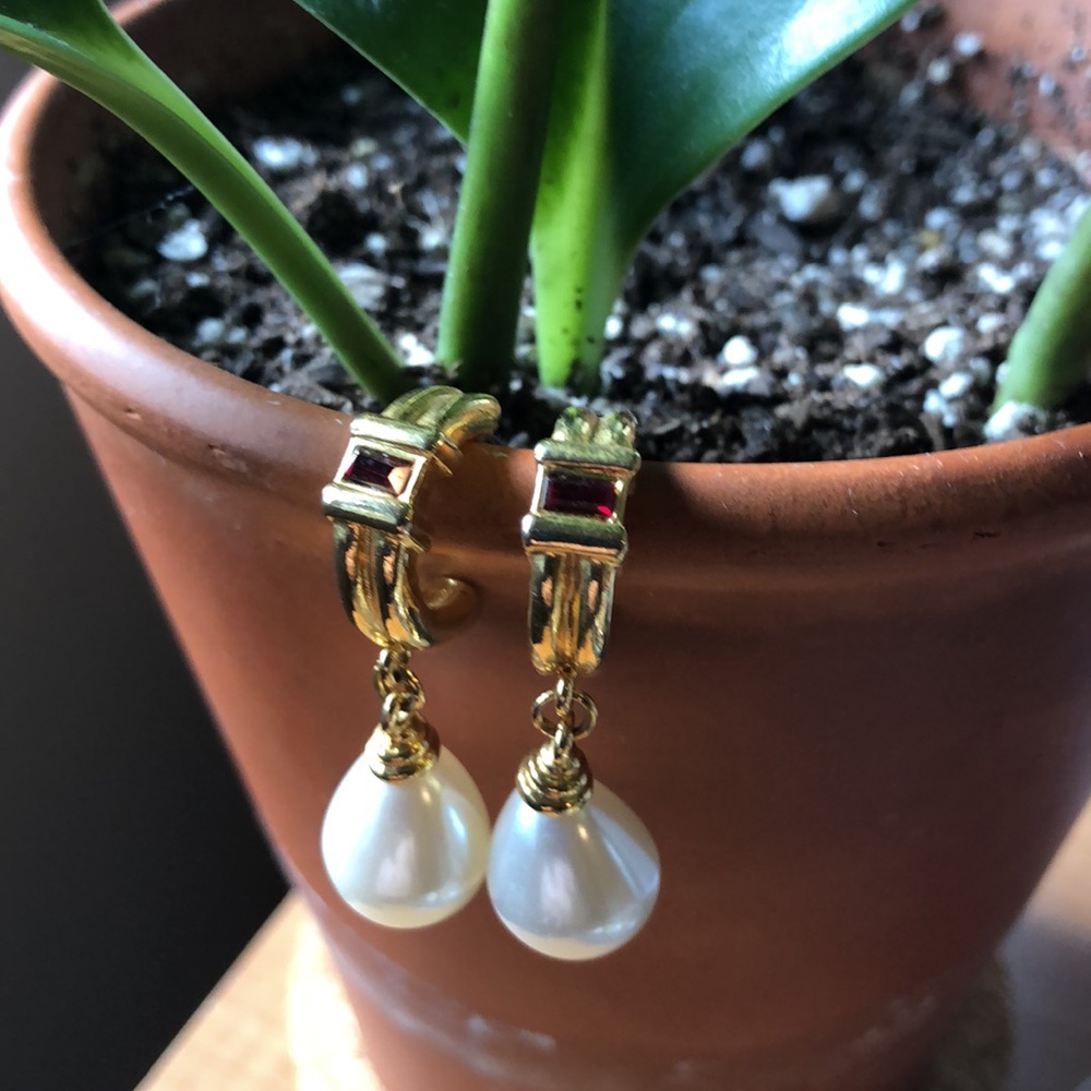 Vintage Carolee Teardrop Imitation Pearl and Garnet Gold Tone Pierced Earrings